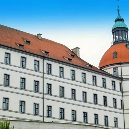 Neuburg Am Schloss Apartment